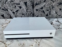 Microsoft Xbox One S 1681 500GB Console Only W Power Supply / HDMI Cable Tested
