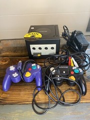 Nintendo Gamecube Lot / Bundle, GUN Game +2 Controllers + 64mb Card + Cords