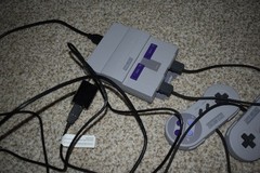 Super Nintendo SNES Console Control Deck CLV-201 with 2 Controllers and Cords