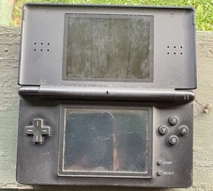 Nintendo DS Lite USG-001 Handheld System Black/Blue Touchscreen