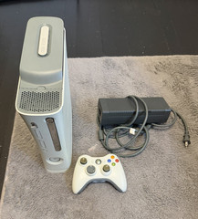 Microsoft Xbox 360 Pro System Bundle 60GB White Console