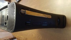 Microsoft Xbox 360 250GB + 1 Controller (Black) Bundle