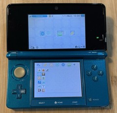 Nintendo 3DS Handheld System – Light Blue Charger, Stylus 32GB/SD Card