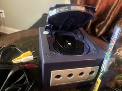 Nintendo GameCube Purple Bundle 2 controller and Mario toad stool tour