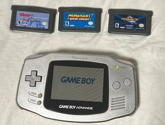 Nintendo Gameboy Advance GBA Silver + three Games Works see description !