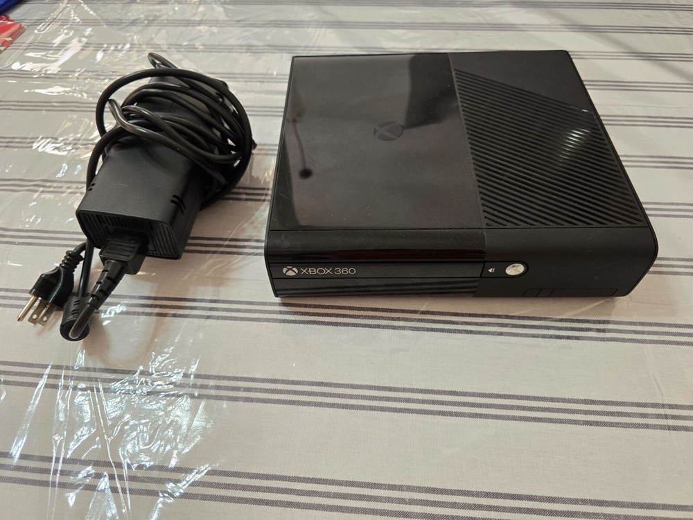 Microsoft Xbox 360 E 4GB Home Console – Black (L9V-00001) + 13 games