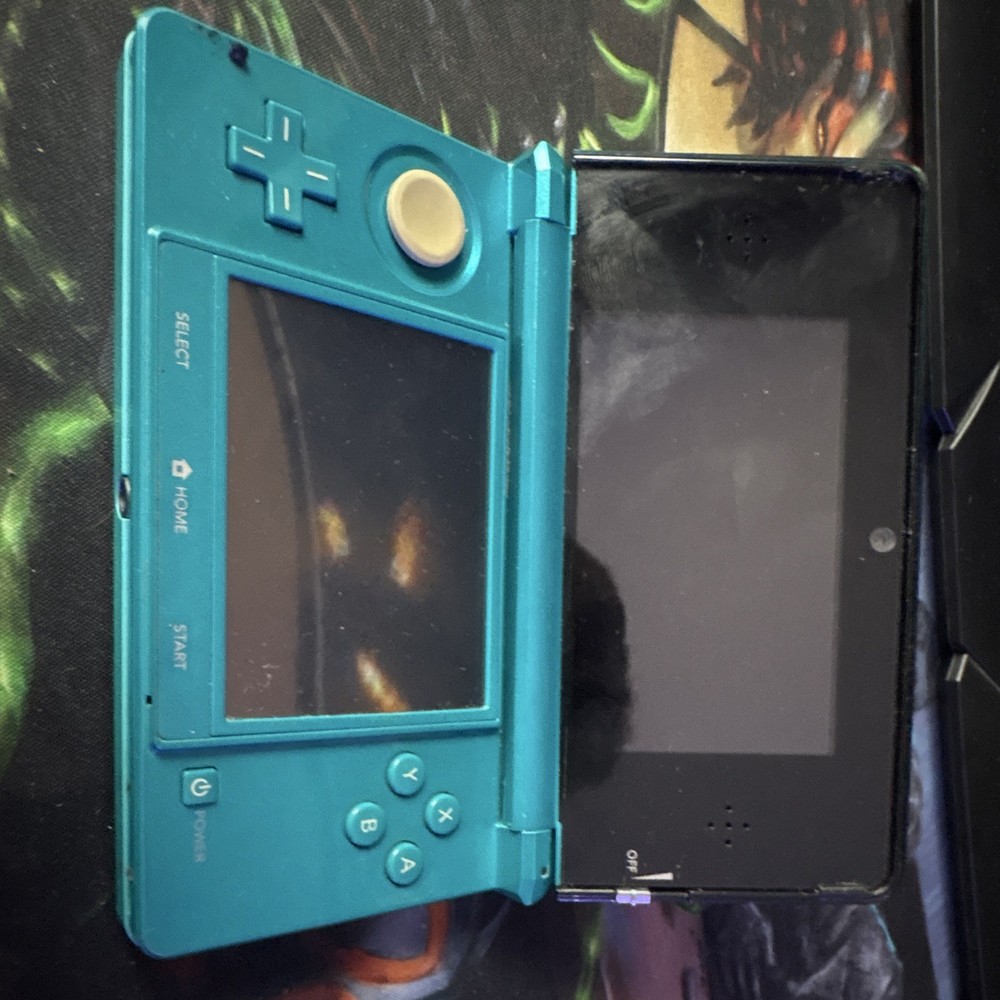 Nintendo 3DS Blue Handheld System 3D 2GB Region Free CTR-001 2011