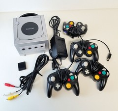 GameCube Console DOL-101 w/ 4 Controllers, Memory Card, cables + Wario World