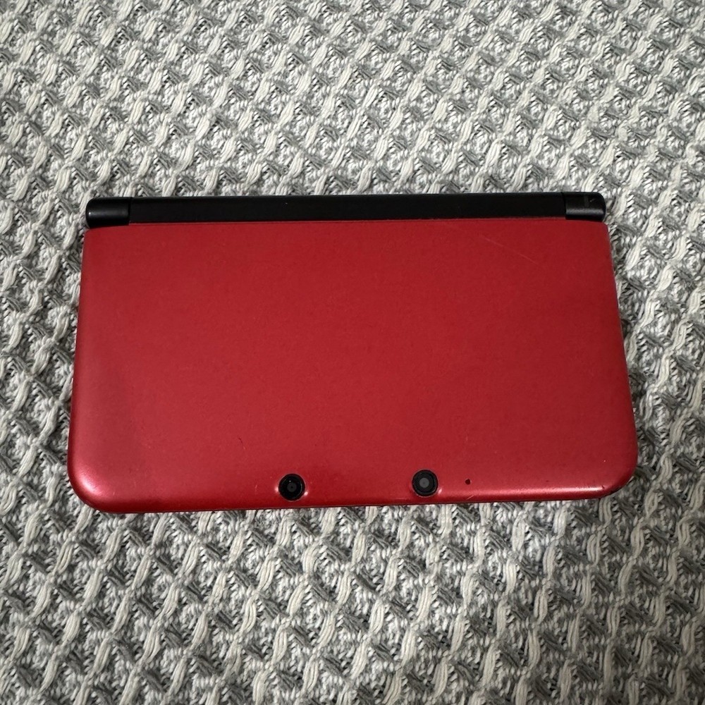 Nintendo 3DS XL 3D Capable Handheld System Red/Black 4GB Region Free