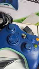 Microsoft Xbox 360 E 500GB Special Edition Console Kinect Bundle BLUE
