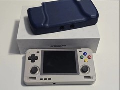 Retroid Pocket 2S 128gb 4gb Handheld with grip and original box
