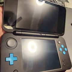 Nintendo 2DS XL System – Turquoise/Black