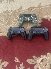 PlayStation 4 Slim 1 TB + 3 controllers