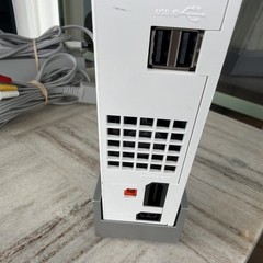 Nintendo Wii 512MB Console White + Stand & Datel Power Saves SD Card