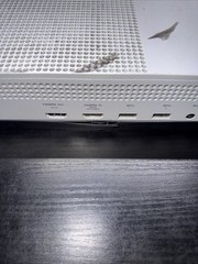 ●cosmetically flawed●Microsoft Xbox One S 1TB Console – White