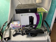 Microsoft Xbox 360 S Slim 4GB Black Console with Kinect CIB Controller 5 Games