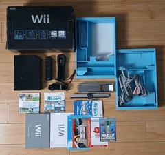 Nintendo Wii Black Console Bundle CIB Wii Sports & Resort 100% Complete in Box