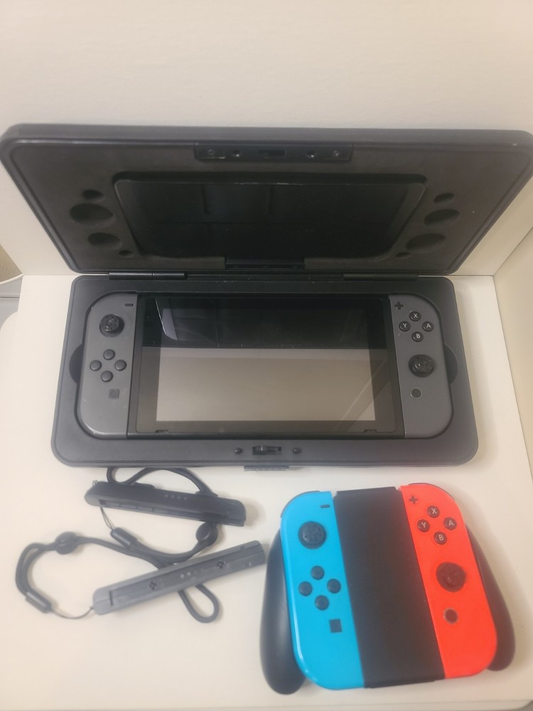 Nintendo Switch Bundle Hardcase Joy-Cons Factory Reset
