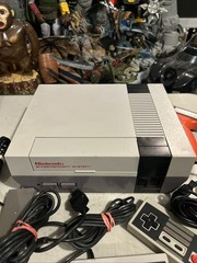 Nintendo NES Console Bundle w/Super Mario Bros 1 2 3 and 2 Controllers Zapper #!