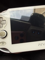 Sony PlayStation Vita (PCH-1001) – White – Used – TESTED WORKING!