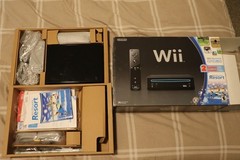 Nintendo Wii Console Wii Sports Bundle Black with box