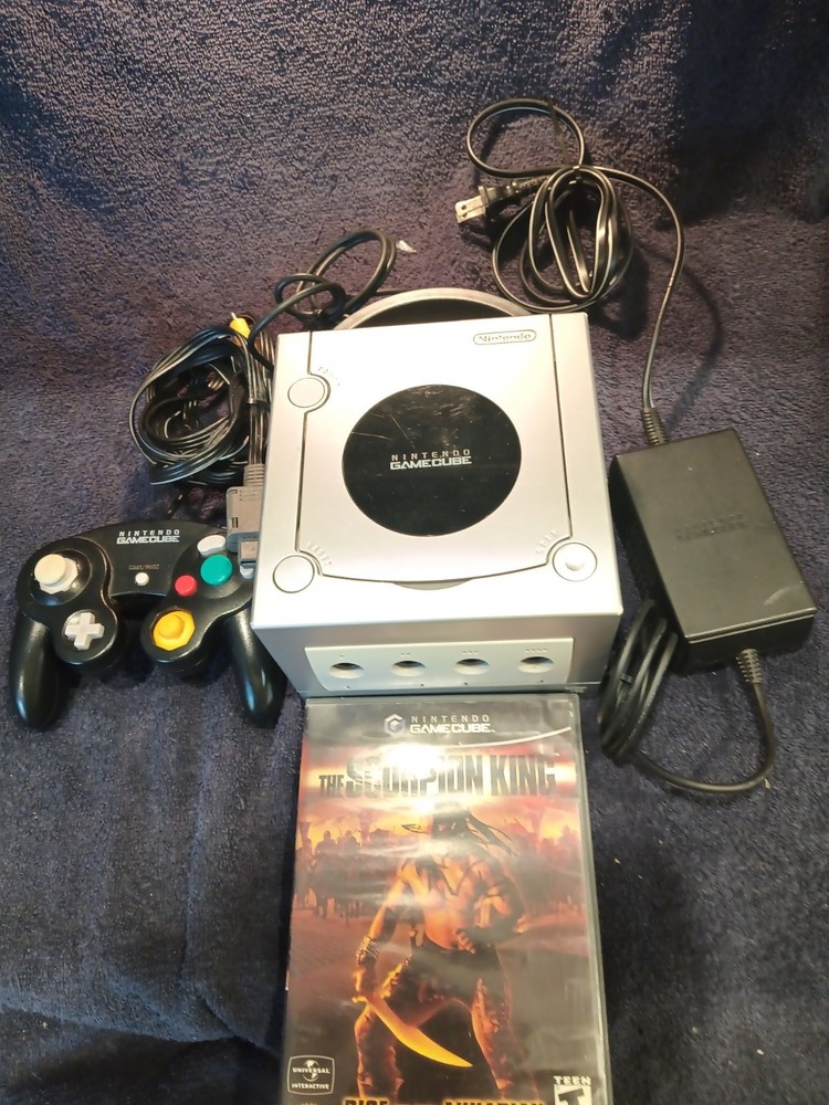Nintendo GameCube Platinum Console Bundle – DOL 101 (USA)