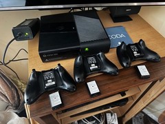 Xbox 360 E Console & Power Supply + 3 controllers 1538 Model Tested 3GB WORKING