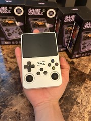 R36S 64GB Handheld Game Console Emulation Station White USB 640×480