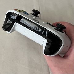 Microsoft Xbox One S Console Bundle 1TB White w/ Batt Pack Controller & 3 Games