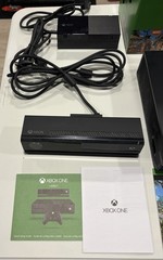 Microsoft Xbox One Console Bundle w/ Kinect, Controllers, Original Box & Inserts