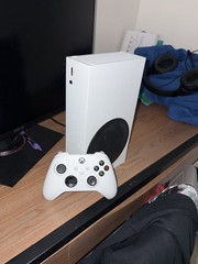 Microsoft Xbox Series S White Console/ W 1 TB and 1 Controller