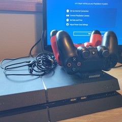 Sony Playstation 4 (PS4) 500GB Black Console PS4 w 2 Controllers & Cables TESTED
