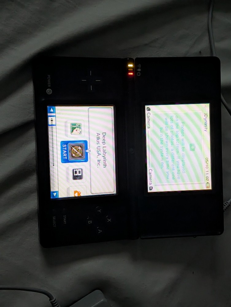 Nintendo DSi Black Handheld System Built-In Microphone Wi-Fi Headphone Jack