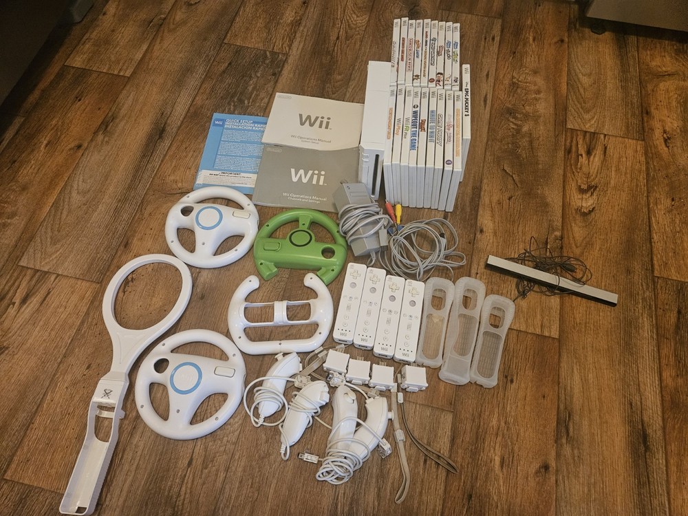 Nintendo RVL-101 Wii Console – White, 4 Controllers, 4 Nunchucks, 19 Games
