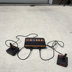 Atari Flashback Console Built-In Games w/ 2 Wired Joysticks RCA NTSC-U/C(TESTED)