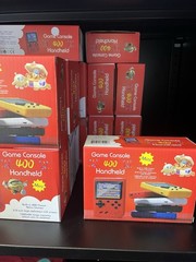 400-in-1 Retro Handheld Game Console – 2.4″ Portable Gaming System