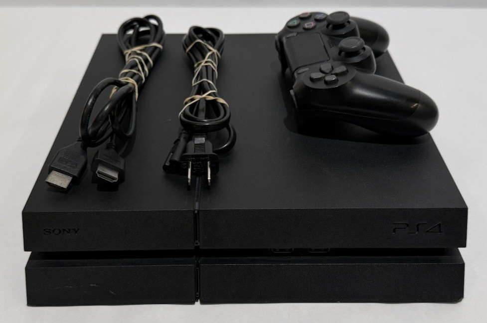 Sony PlayStation 4 PS4 Original Console CUH-1215A Black 500GB w/ Cords