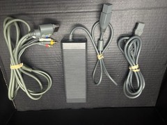Xbox 360 Go Pro White Console w/AV Cable Controller Power Supply & Original Box