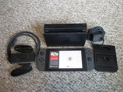 Nintendo Switch System 32GB Console w/Gray Joy-Cons +Charger + Dock & Extras