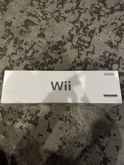 Nintendo Wii White Home Console Bundle w/ Wii Sports bundle