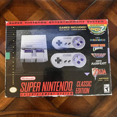 Super Nintendo Classic Edition Model; 2 Controllers; games included