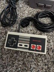 Nintendo NES Console Bundle Super Mario Bros 1 2 3 Zapper 2 Controllers Tested
