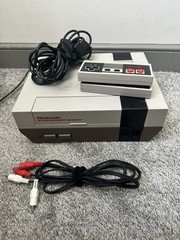 Nintendo Entertainment System NES Gray Black Console with Controller, Cables