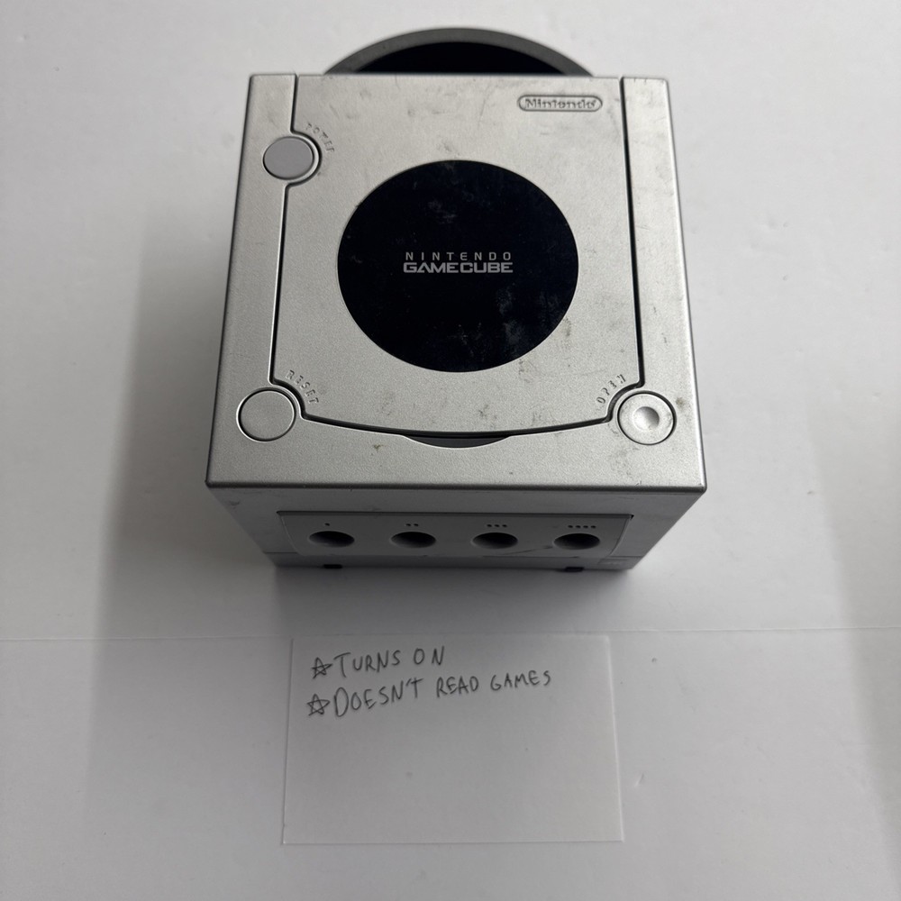 Defective – Nintendo GameCube Platinum Console – Silver Doesn’t Read Disc #7