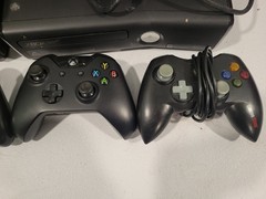 Xbox 360 S Console Set of 3, 4 Controllers, Games Lot Minecraft Edition READ S37