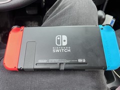 Nintendo Switch HAC-001(-01) Console Wi-Fi Blue Red Joy-Con USB-C Headphone Jack