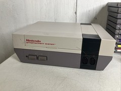 Nintendo NES Console System Bundle 10 Games Zapper NEW PINS Mario 1 & 3 Bobble