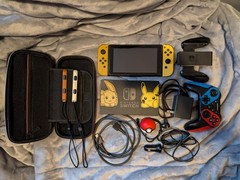 Nintendo Switch Pikachu & Eevee Edition + Pokeball/Carry Case/Extra Controller