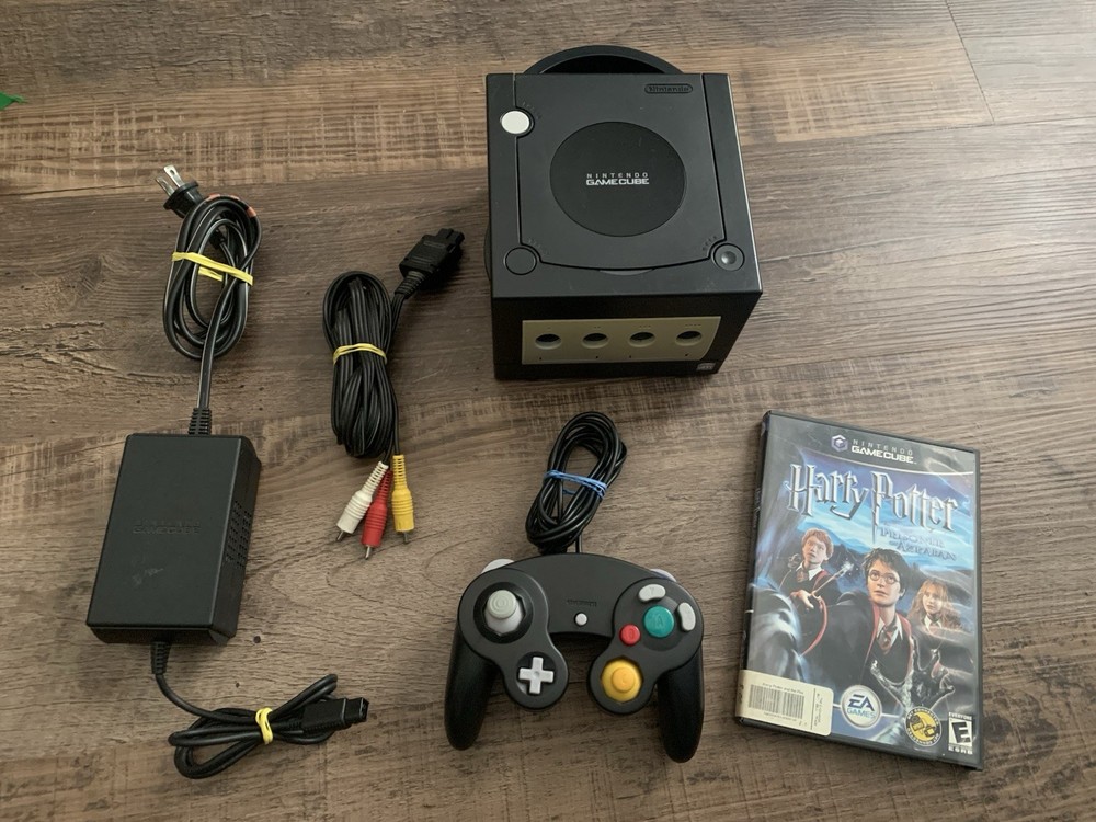 Nintendo GameCube Black Console Bundle DOL-001 Controller, Cords, Game Tested