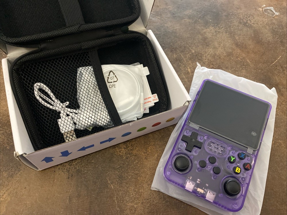 RK3326 Quad Core Handheld Game Console 128G With Built-in Games, Purple